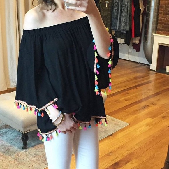 NU LABEL Off the Shoulder Fiesta Shirt - Picture 1 of 4